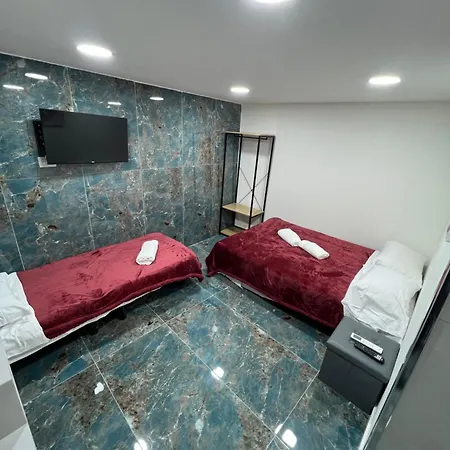 Hv Chiara Historic Center Apartament *